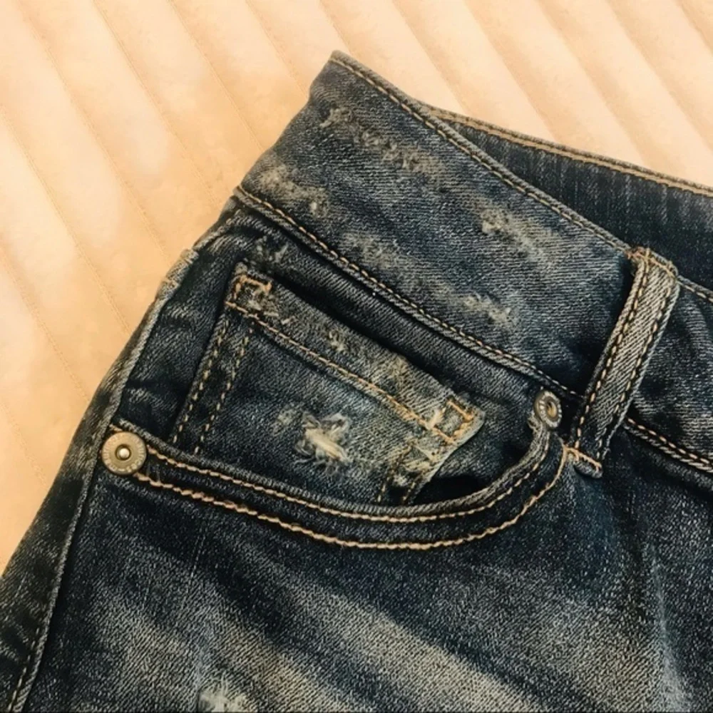 Maurices Distressed Stretch Denim Jean Shorts size 0 25